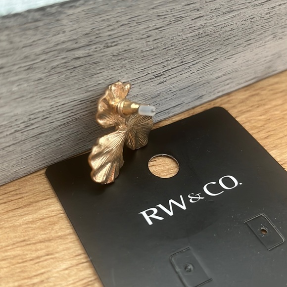 NWT- RW&CO Gold Earnings - Picture 3 of 3